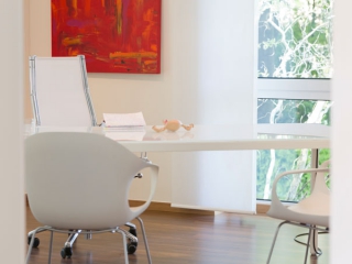 Besprechungsraum der Privatpraxis f&uuml;r Gyn&auml;kologie &amp; Geburtshilfe Dr. Graf und Dr. Frick